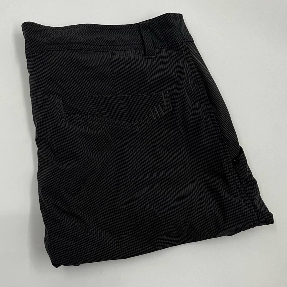 Lululemon Men's 38 Grey Black Polka Dot Flat Front Nylon Shorts